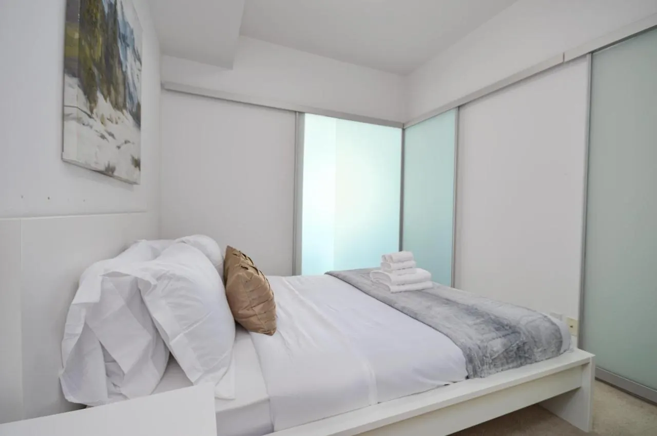 Downtown Toronto Condo Near Cn Tower, Mtcc, Rogers Center , Union Station 0*,