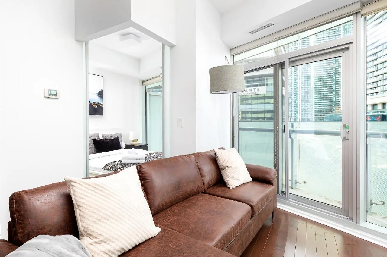 Downtown Toronto Condo Near Cn Tower, Mtcc, Rogers Center , Union Station 0*,  カナダ
