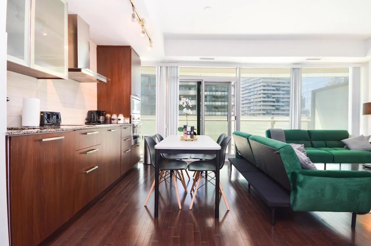 Downtown Toronto Condo Near Cn Tower, Mtcc, Rogers Center , Union Station