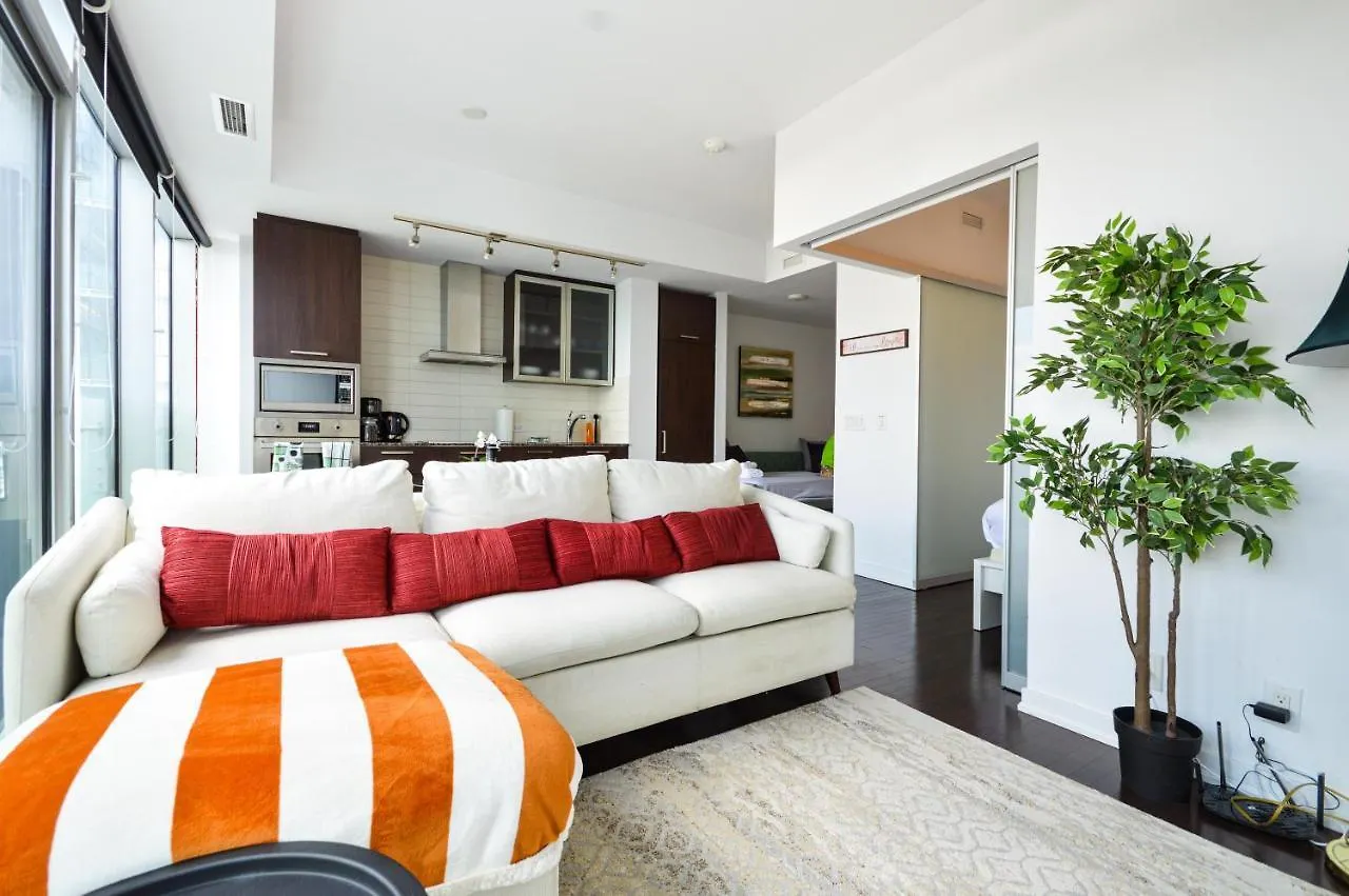 Downtown Toronto Condo Near Cn Tower, Mtcc, Rogers Center , Union Station 0*,