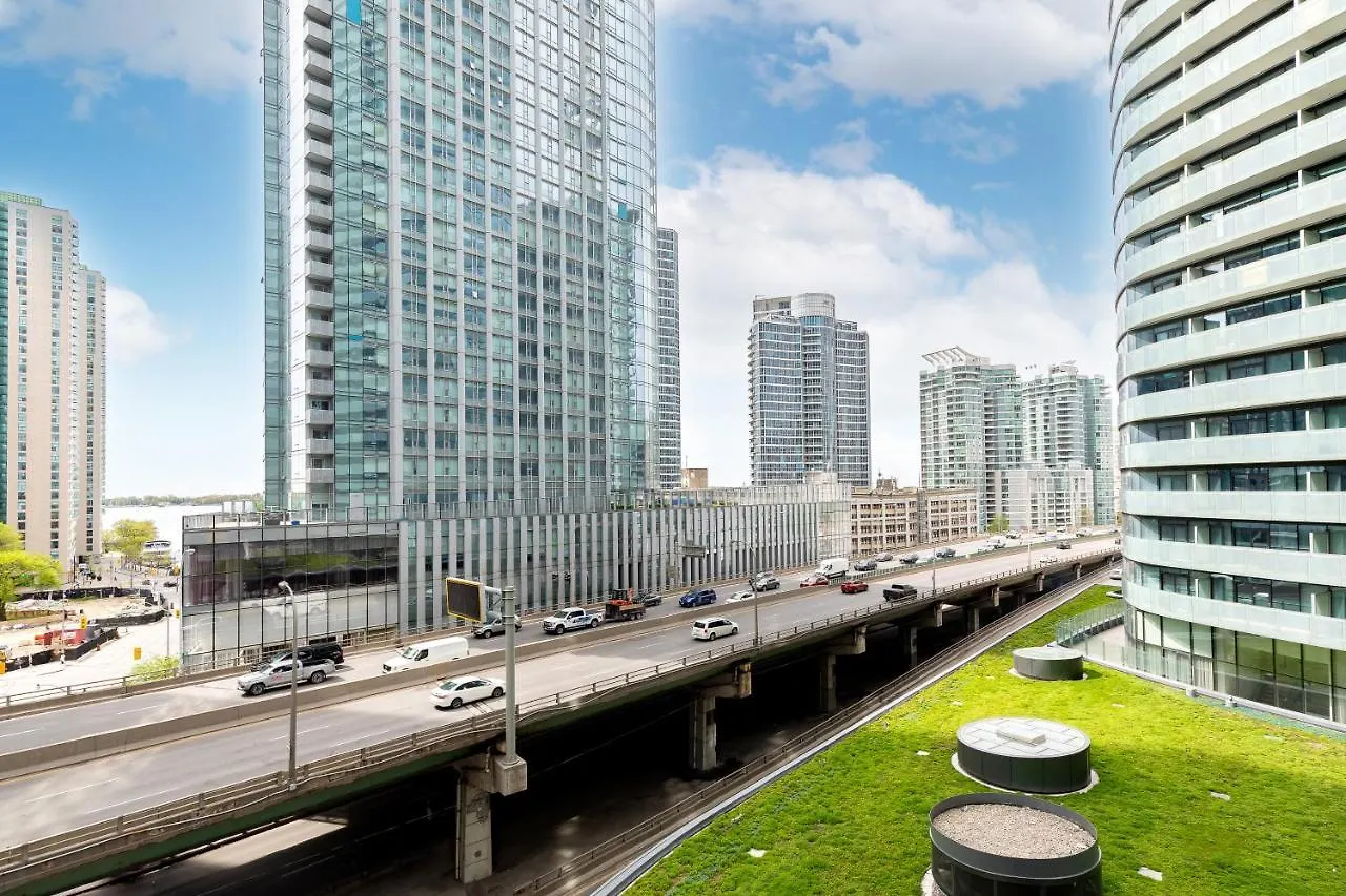 Downtown Toronto Condo Near Cn Tower, Mtcc, Rogers Center , Union Station
