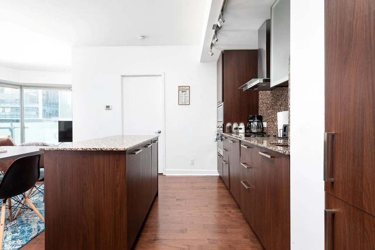 Downtown Toronto Condo Near Cn Tower, Mtcc, Rogers Center , Union Station